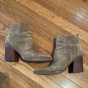 Women's Tan Ankle Boots
